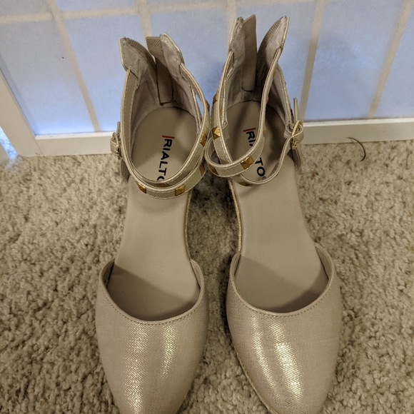 RIALTO Wedge Sandals - Picture 2 of 4